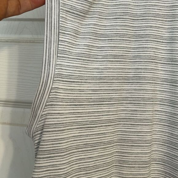 Athleta Stratus Breezy Striped Tee T-Shirt Gray White Plus Size 2X Stretch Modal - Picture 4 of 6